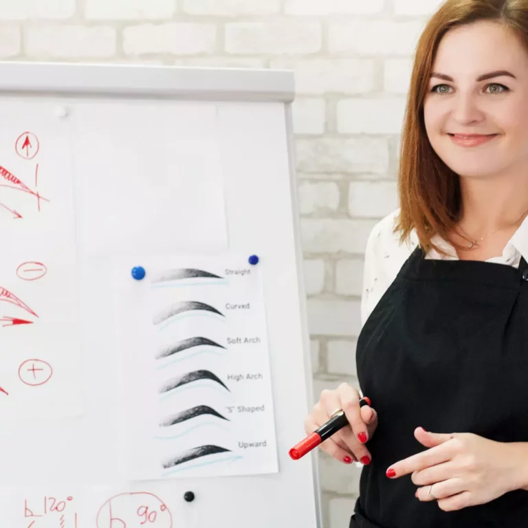 Vagas abertas para cursos de Design de Sobrancelhas – Increva-se grátis